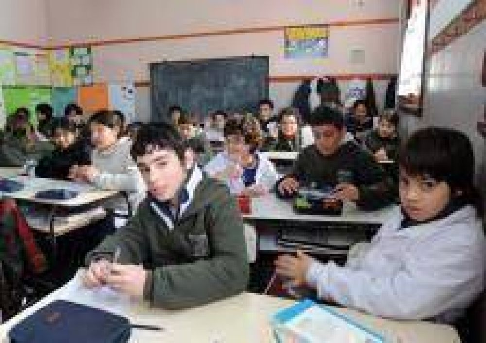 Alumnos secundarios podr�an acceder al registro de conducir