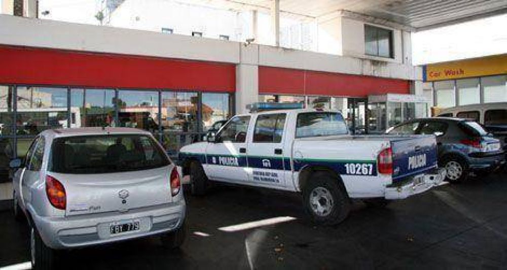 Asalto en una estaci�n de servicio: Se llevan entre 30 y 40 mil pesos
