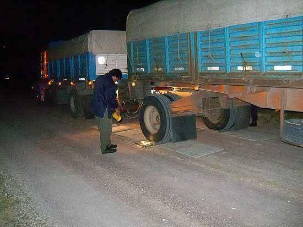 Detectan tres camiones con mas de 15 mil kilos de exceso de carga