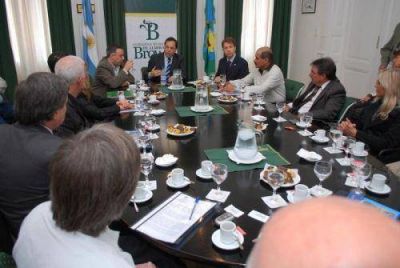 Una delegaci�n de funcionarios del Sur argentino de recorrida por el Parque Industrial