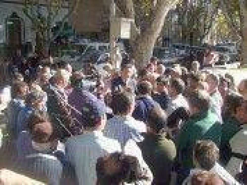 Tensi�n en protesta de ruralistas al gobierno de Jaque
