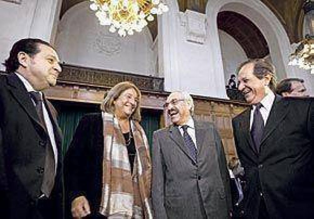 Las dos delegaciones, entre la ansiedad y la fr�a cortes�a
