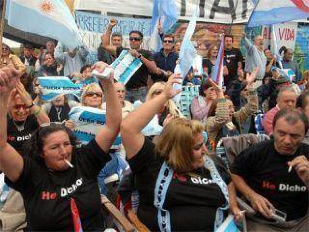 "Ante una prueba de contaminaci�n, Botnia podr�a cerrar" dice especialista en derecho ambiental