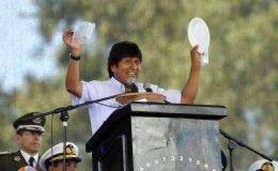 Evo y sus teor�as sobre la homosexualidad y la calvicie