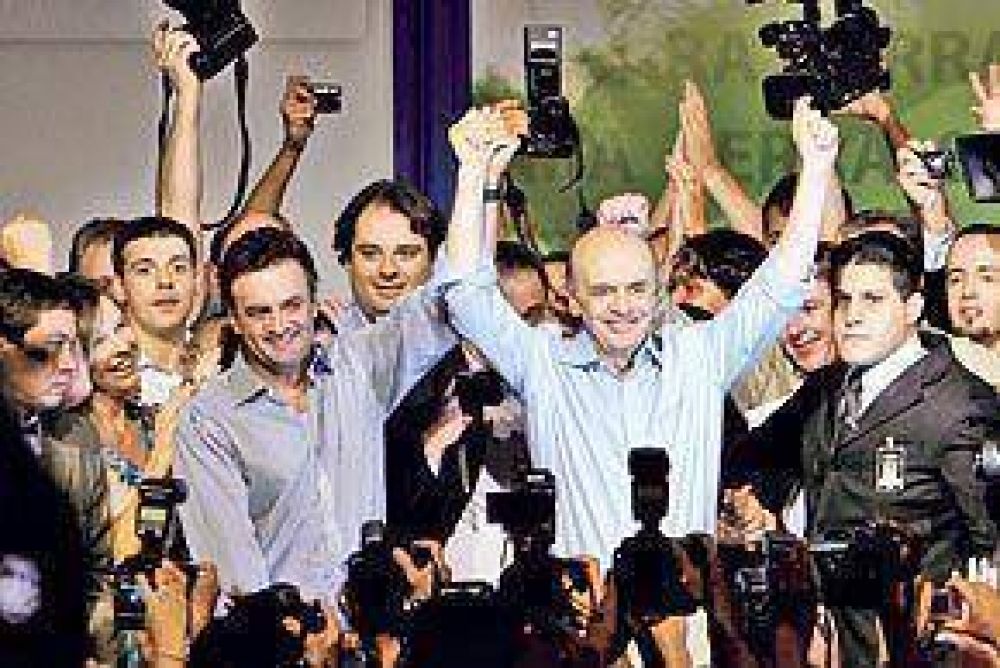 El candidato favorito en Brasil dice que el Mercosur "es una farsa"