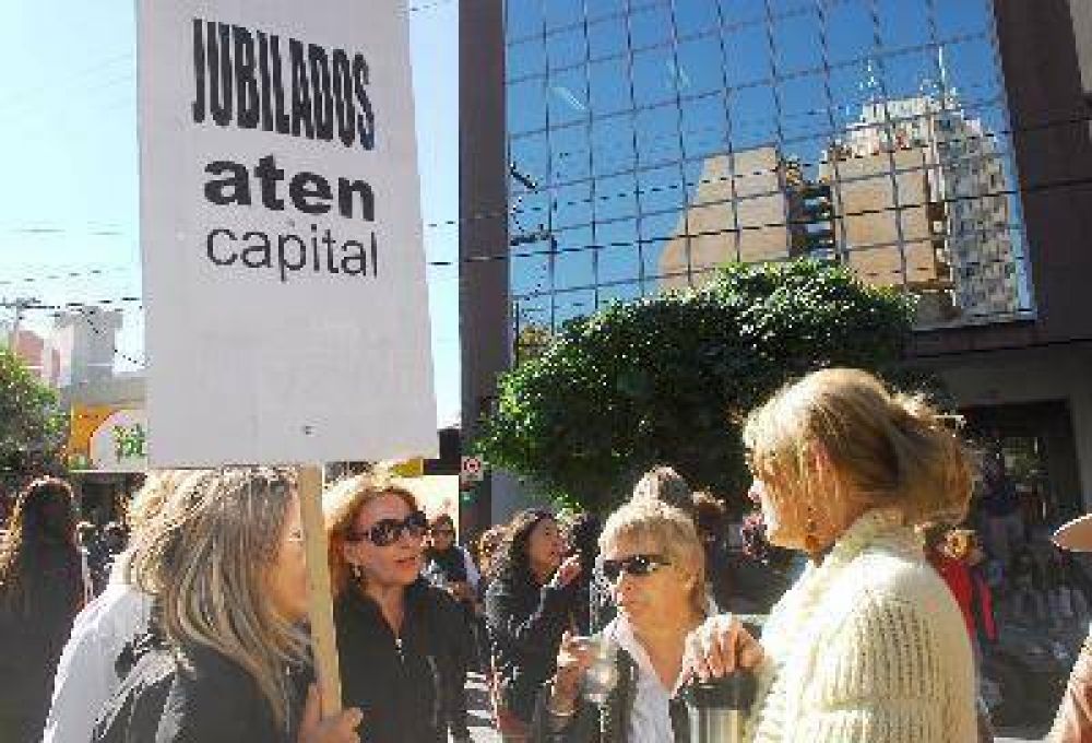  M�dicos vuelven a cortar la cobertura ma�ana