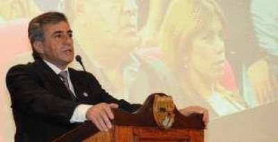 Cariglino encabez� el inicio de sesiones