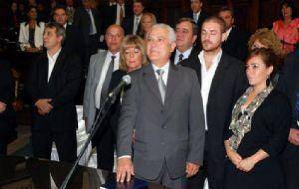 Juraron los diputados y el cobismo le sac� al PD una vicepresidencia