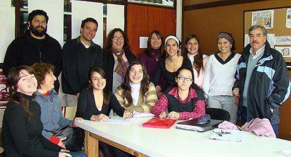 Docentes y estudiantes de la Facultad de Ciencias Sociales realizan un Proyecto de Voluntariado en Loma Negra