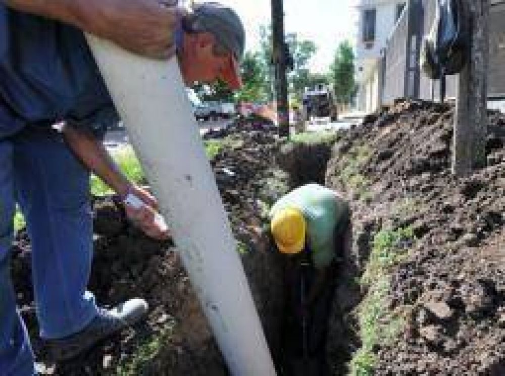 Anunciaron obras cloacales para 5 distritos
