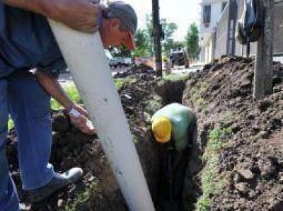 Anunciaron obras cloacales para 5 distritos