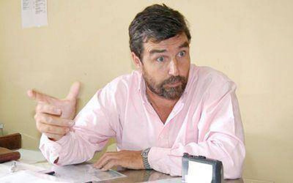 Roque Gonz�lez propone una destiler�a en R�o Mayo