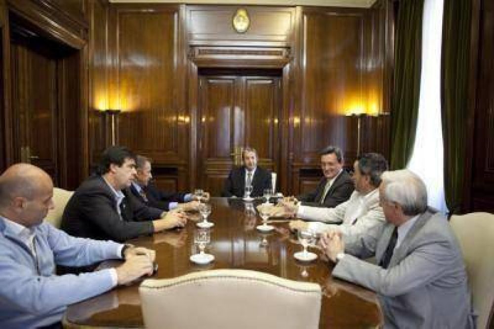  Saiz se prepara para Choele; la oposici�n se reuni� con Cobos