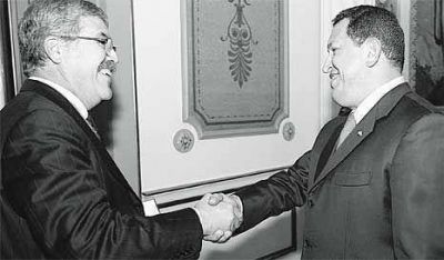 Un ex embajador revela pedidos de coimas