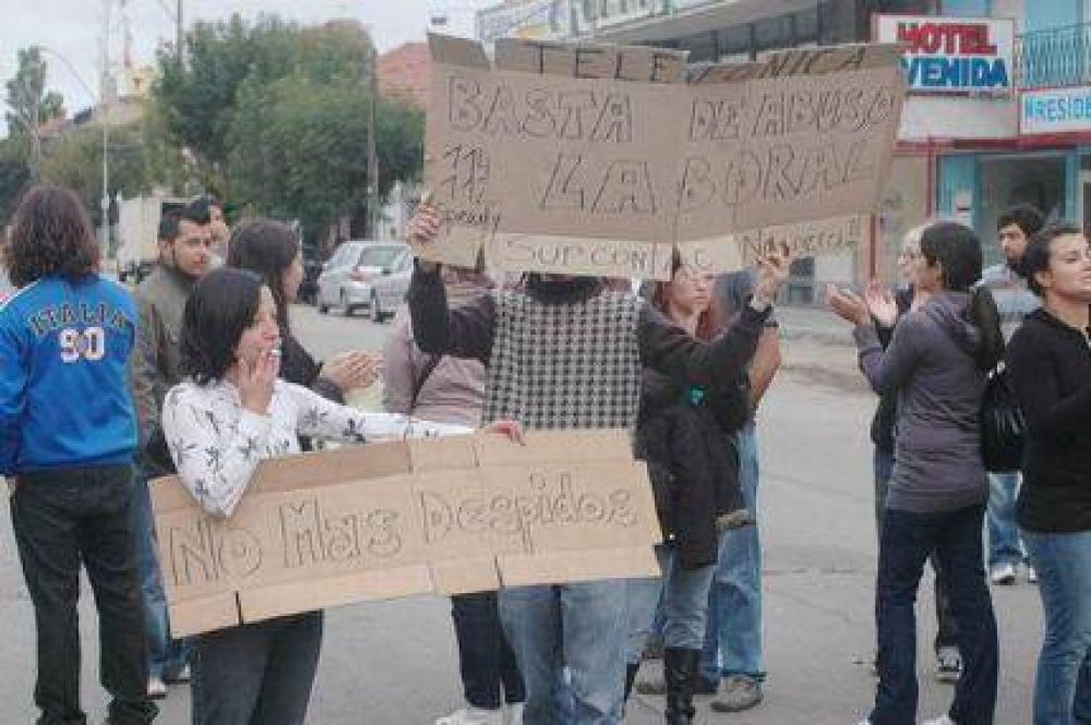 La CGT amenaza con medidas de fuerza por despidos en empresa contratada por Telef�nica
