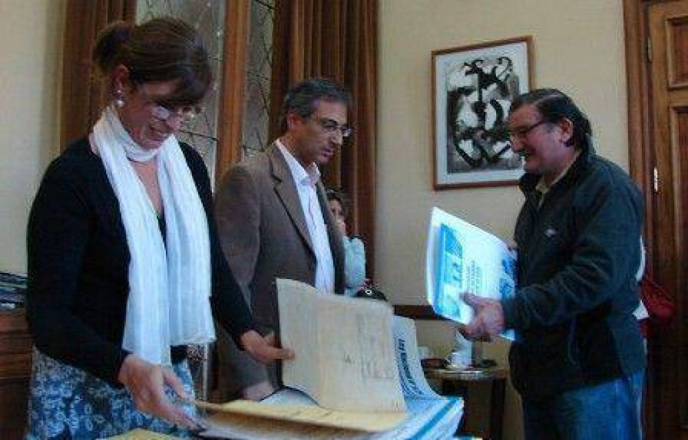 El Intendente Eseverri realiz� una nueva entrega de actas de Bien de Familia
