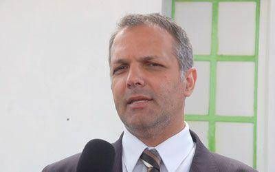 Buzzi no se baja de su candidatura ni est� dispuesto a ser segundo en la lista