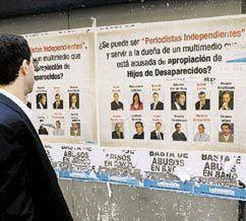 Mariotto defendi� el escrache con afiches an�nimos contra periodistas