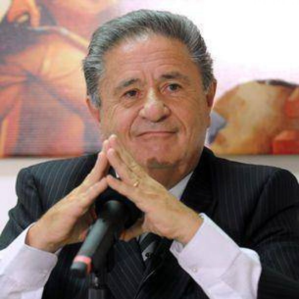 Duhalde reafirm� su candidatura