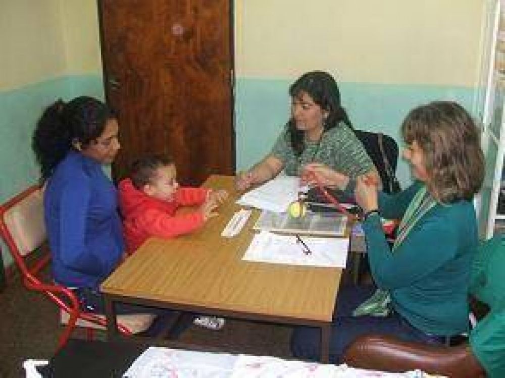 Eval�an a los beb�s para armar la Tabla Misionera de la Escala Argentina de Inteligencia Sensorio Motriz