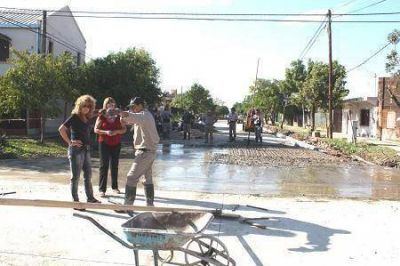 Villa Centenario tiene una nueva calle pavimentada