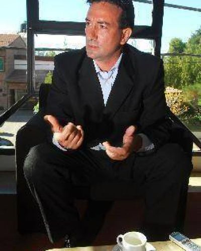  "El acuerdo Sapag-Sobisch es un giro a la derecha"