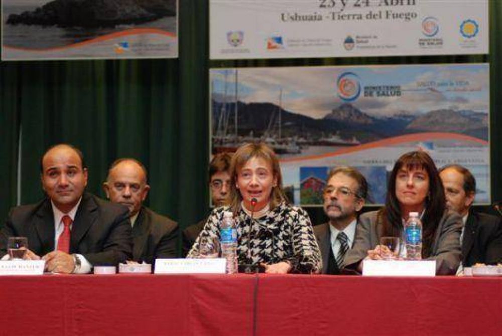"Es un gran honor para la Provincia ser el �mbito de una discusi�n federal" dijo R�os