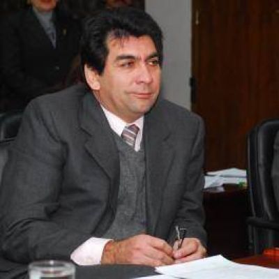  UCR:La l�nea celeste piensa en Oscar Castillo como intendente de la Capital en 2011