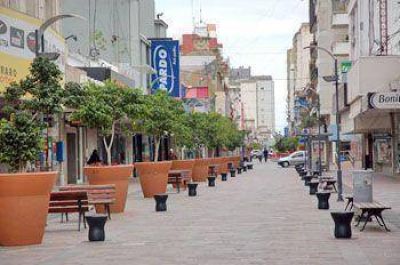 Comerciantes de la Peatonal reclaman al Municipio tareas de mantenimiento