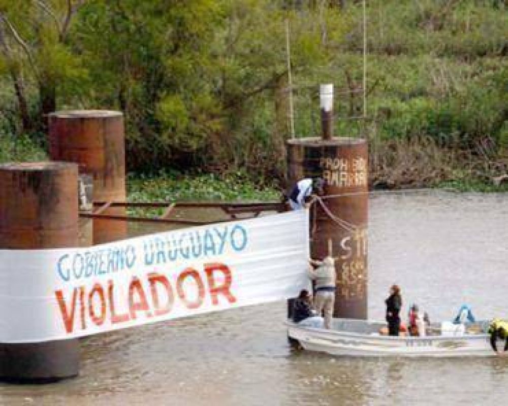 La dirigencia dijo presente en la manifestaci�n de los asamble�stas