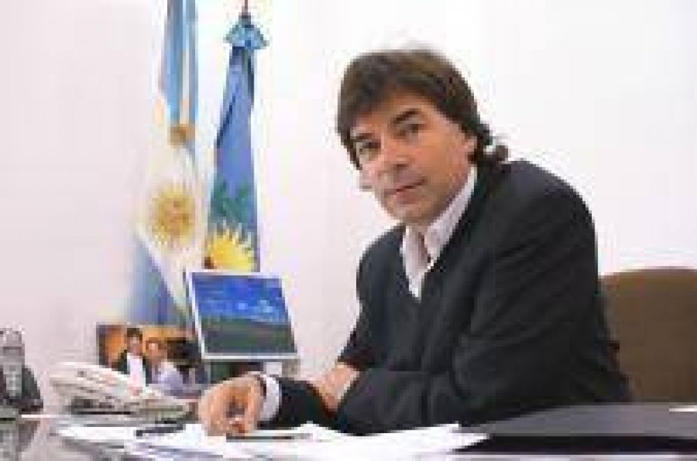 EMTUR junto a Universidades en Feria del Libro