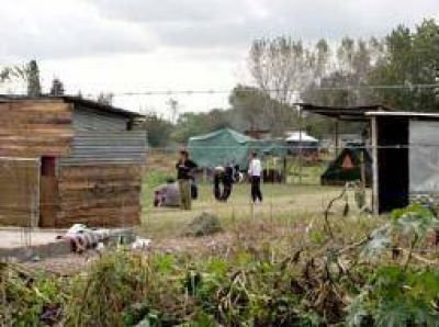 La Plata: Denuncian que familias usurpan terrenos con ayuda del municipio