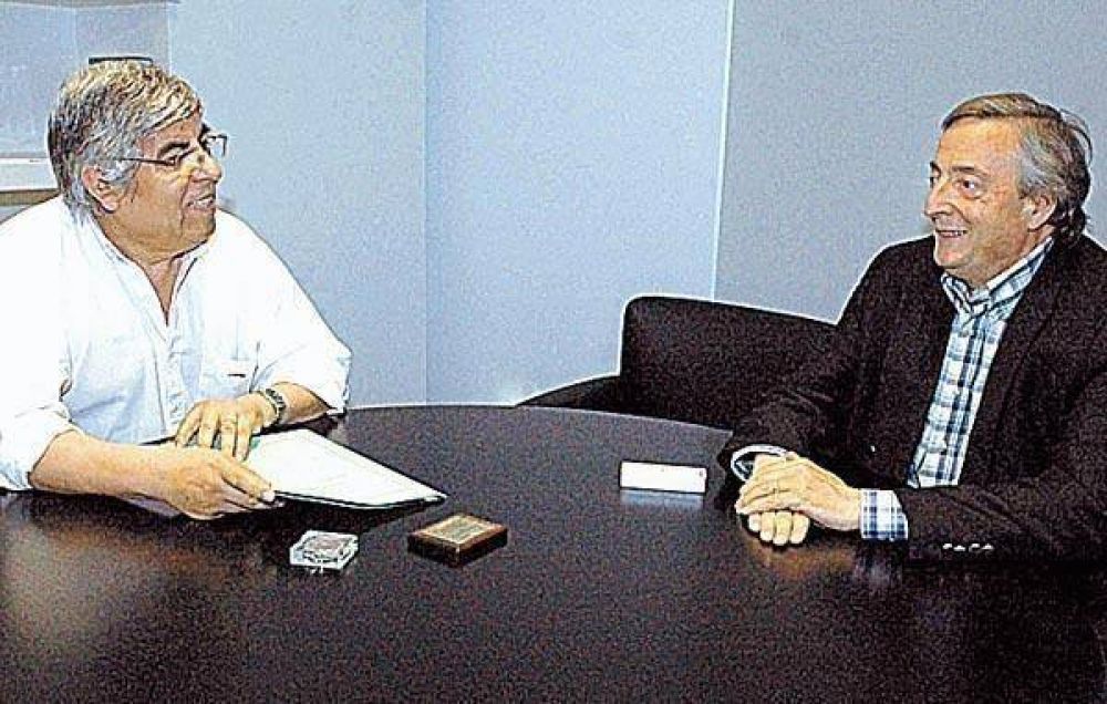 Kirchner convoca al PJ a una reuni�n con tinte bonaerense 