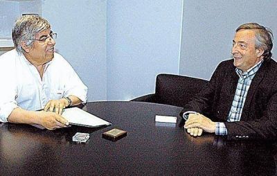 Kirchner convoca al PJ a una reuni�n con tinte bonaerense 