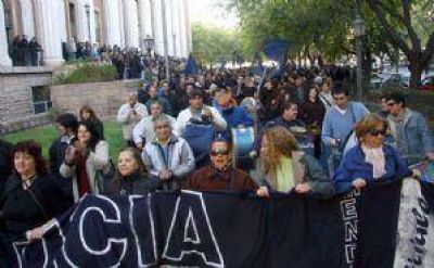 La Corte resolvi� descontar los d�as de huelga a los judiciales