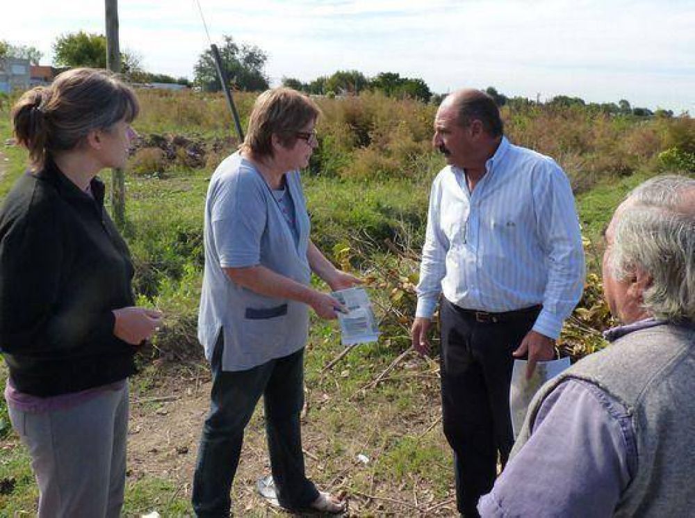 Cazador escuch� los reclamos de los vecinos del barrio Lubo Le plantearon varias problem�ticas que los afectan desde hace mucho tiempo.