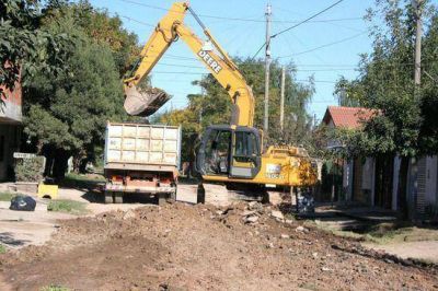 Desag�es pluviales y pavimentaci�n de calles: El Municipio realiza obras p�blicas en el Barrio Las Campanas