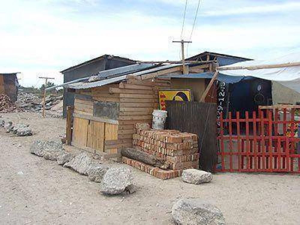 LOMAS | EN CAMINO NEGRO Y CANAD� Reiteraron el pedido de urbanizaci�n del barrio "17 de noviembre"