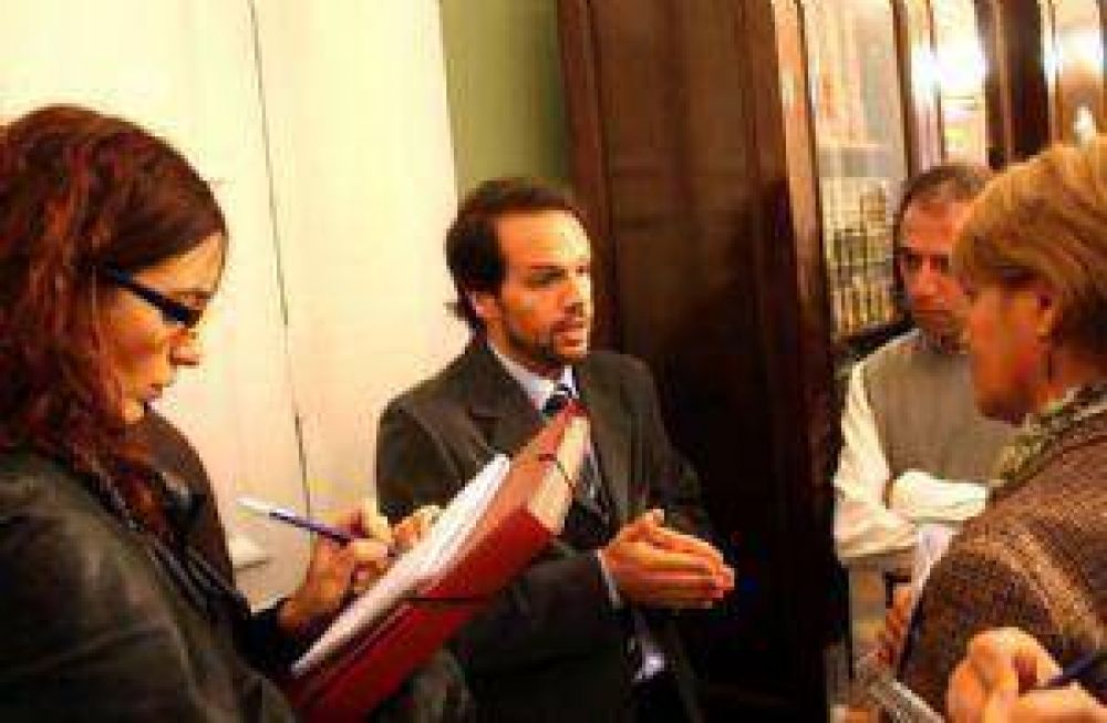 Racconto rompe su v�nculo con Jaque