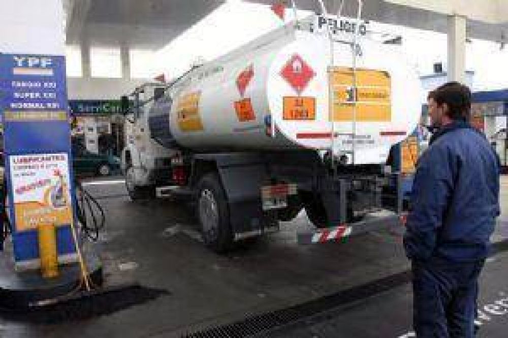 El gasoil "sin cupo" en Mendoza cuesta hasta $3,60 por la escasez
