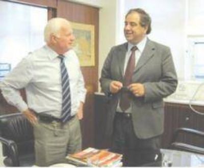 El radical Julio Mart�nez gestion� obras viales para la provincia