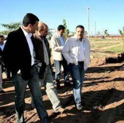 La alianza Beder - Quintela incluye hasta el apoyo de Tineo a la gesti�n comunal