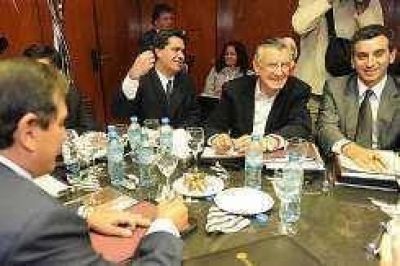 Apoyo de gobernadores al fondo de equidad social