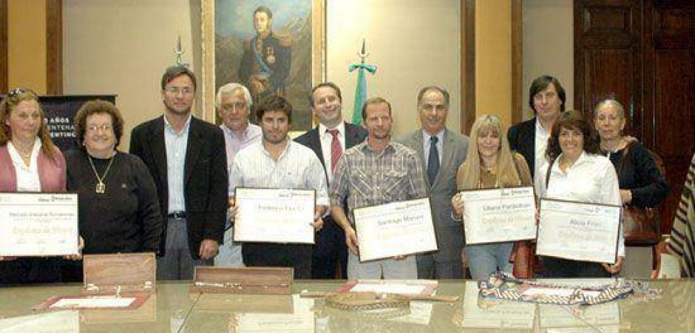 Artesanas de Olavarría recibieron diplomas de honor del Instituto Cultural de la provincia