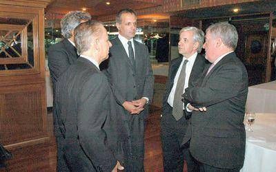 Buzzi: "la industria petrolera es el motor de la econom�a regional"