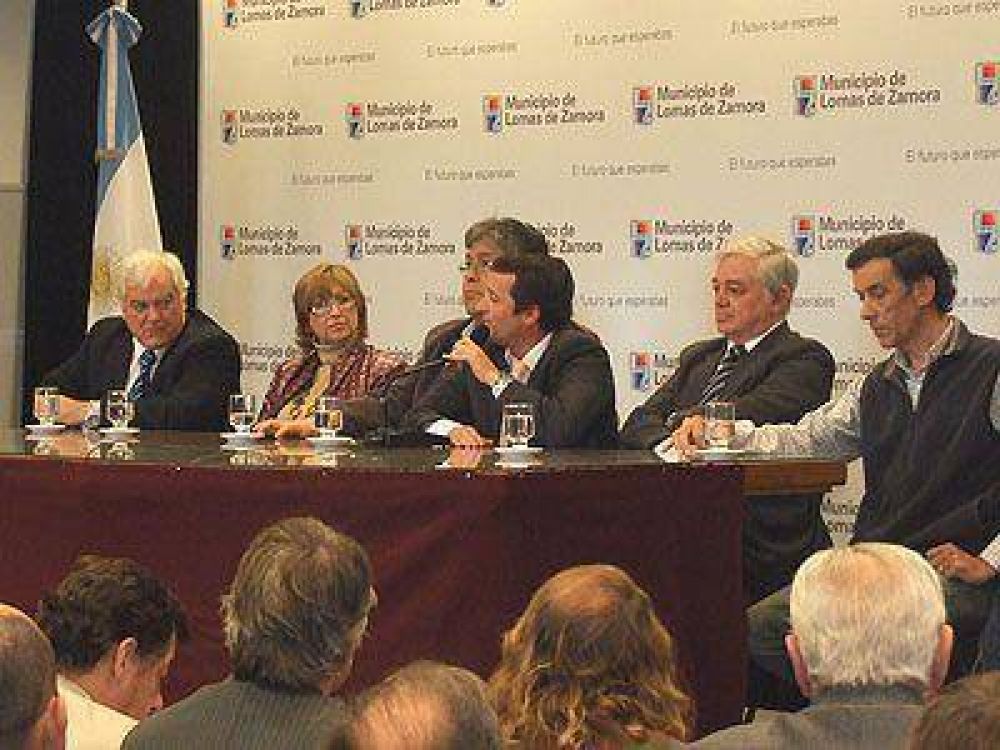 LOMAS | ANUNCIO OFICIAL Los m�dicos municipales cobrar�n igual que los de Provincia