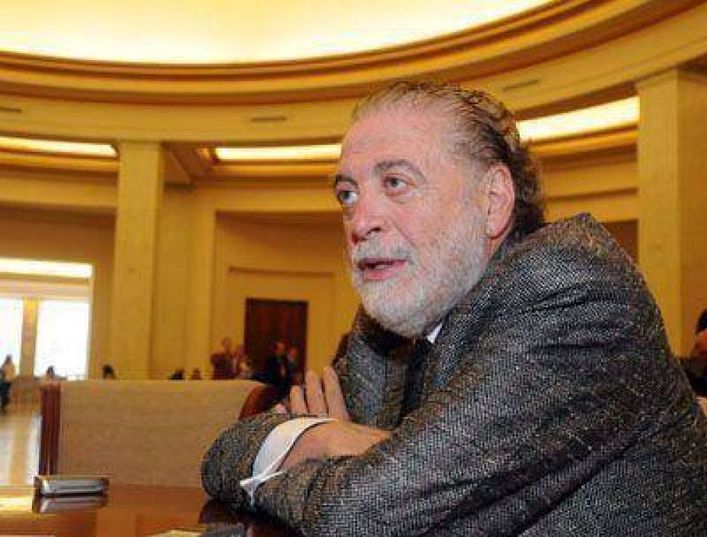 Gonz�lez Garc�a y el camino hacia un sistema "integrador" de salud