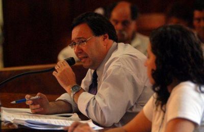 Revuelo entre un concejal y un ex asesor por m�dulos pol�ticos