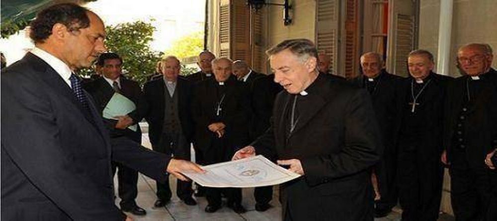 Obispos pidieron a Scioli "una mayor rapidez" en liquidaci�n de subsidios