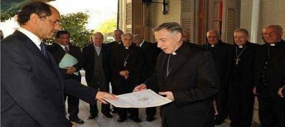 Obispos pidieron a Scioli "una mayor rapidez" en liquidaci�n de subsidios